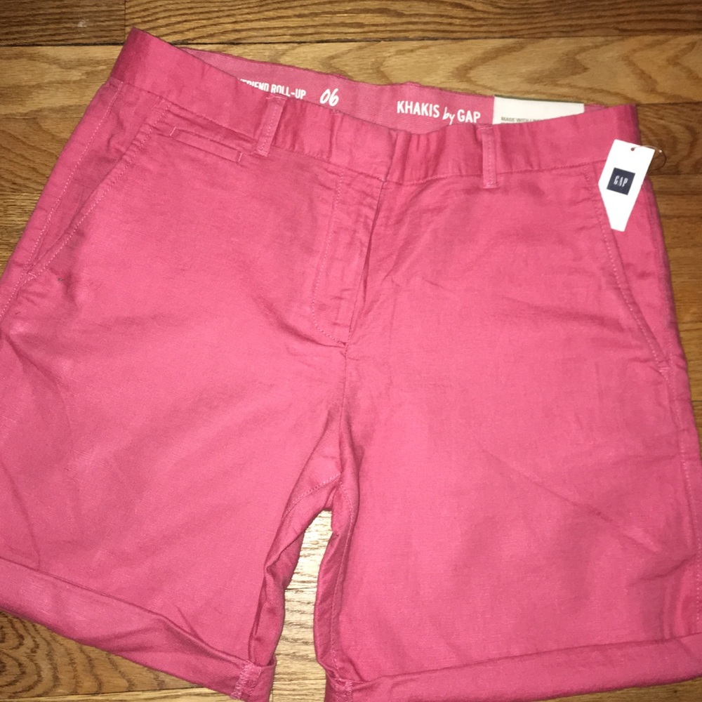 GAP NWT! Boyfriend Roll-Up Shorts